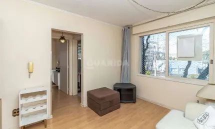 Apartamento com 1 dormitório com vaga de garagem no bairro Petrópolis