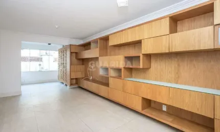 Apartamento com 3 dormitórios, 1 vaga coberta com depósito, no bairro Tristeza
