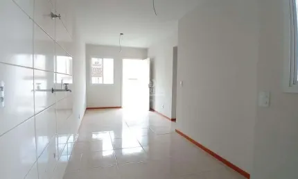 Casa em condomínio com 2 dormitórios e 1 vaga de garagem, no bairro hípica