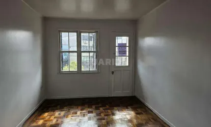 Amplo apartamento reformado no bairro petrópolis - porto alegre/rs