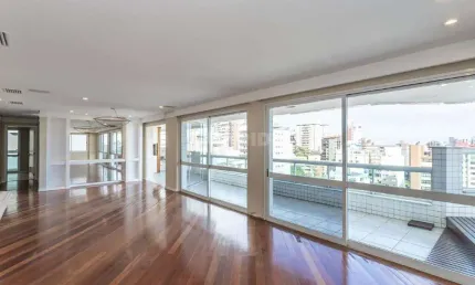 Apartamento semimobiliado de 3 suítes no bairro Rio Branco.