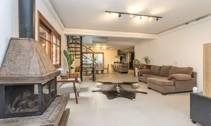 Casa em condomínio de 3 dormitórios, sendo 1 suíte com hidromassagem, no condomínio terra ville.