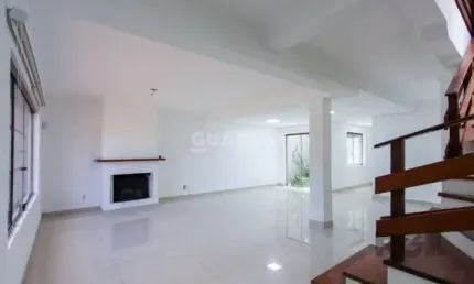 Casa residencial com 4 dormitórios, sendo 1 suíte, para alugar no bairro tristeza
