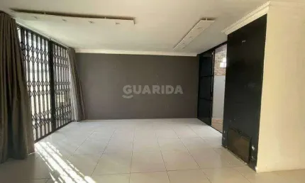 Casa residencial de 2 dormitórios com piscina no bairro hípica