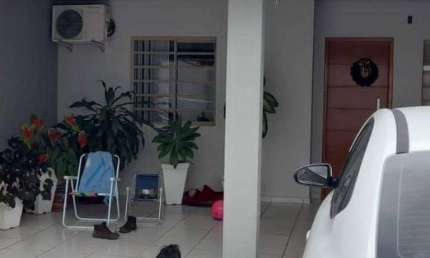 Casa com 2 dormitórios à venda por R$ 380.000,00 - Vila dos Comerciários - Paranaguá/PR