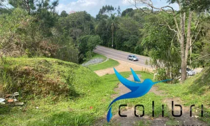 Terreno medindo 730m² ao lado da Rodovia BR 116 em Mandirituba
