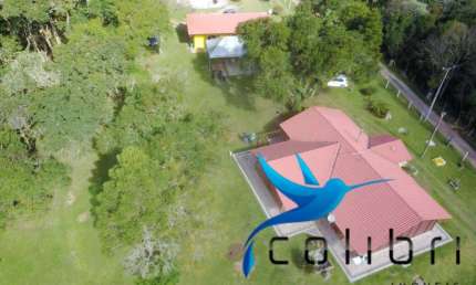 Linda chácara com potencial para condominio ou haras em Piraquara