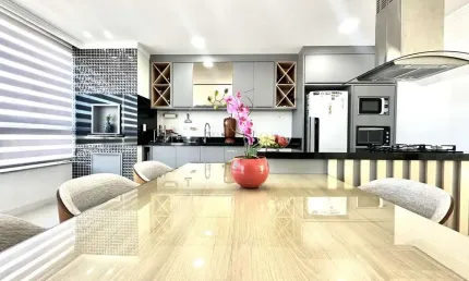 Apartamento à venda (2 por andar) com aprox. 144 m2 privativos com 1 suíte e 2 d