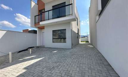 Casa à venda com 3 dormitórios (1 suíte) no bairro Benedito em Indaial-SC