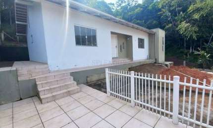 Casa à venda com 3 dormitórios (1 suíte) e 2 vagas de garagem no bairro Tribess