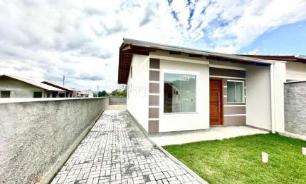 Casa nova com 2 dormitórios no bairro Parque Arapongas - SC