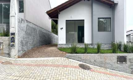 Casa à venda com 2 dormitórios no bairro Warnow em Indaial-SC