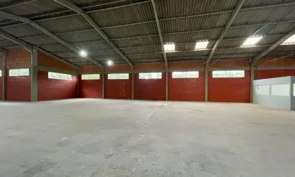 Galpão com 2.500 m2 em região industrial, disponível para locação na cidade de I