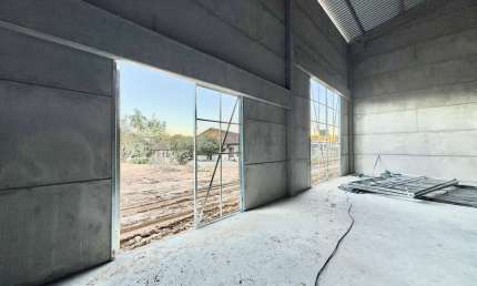 Galpão disponível para locação com 600 m2 em região industrial na cidade de Inda