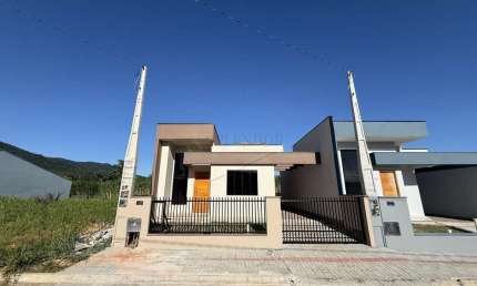 Casa à venda com 2 dormitórios no bairro Estrada das Areias - Indaial/SC