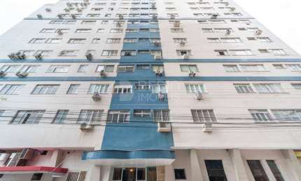 Apartamento 03 dormitórios locação temporada quadra mar Balneário Camboriú
