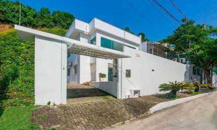 Casa 04 dormitórios a venda Praia dos Amores - Balneário Camboriú