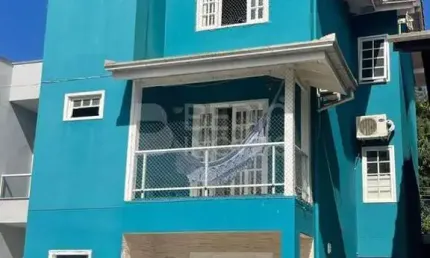 Casa a venda condomínio fechado Recanto dos Pássaros Camboriú
