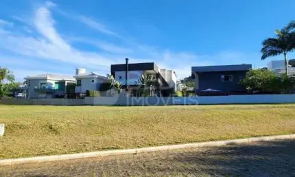 Terreno 797m² a venda condomínio horizontal da brava