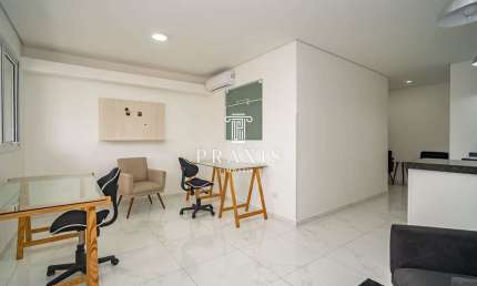 Sala comercial para alugar na Avenida Visconde de Guarapuava, 2764, Centro, Curitiba, 46 m2 por R$ 2.100