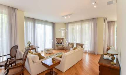 Casa em condomínio fechado com 4 quartos para alugar na Rua Ângelo Cúnico, 206, Cachoeira, Curitiba, 653 m2 por R$ 10.900