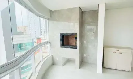 APARTAMENTO 3 SUÍTES - 2 VAGAS - ÁREA DE LAZER - EM RUA RETA AO MAR