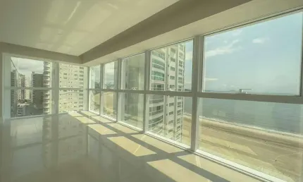 APARTAMENTO NO PRÉDIO RESIDENCIAL MAIS ALTO DA AMÉRICA LATINA - ANDAR ALTO - PADRÃO INTERNACIONAL - 4 SUÍTES - 3 VAGAS - FRENTE MAR