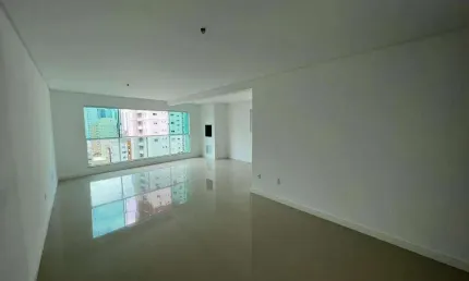 1 SUÍTE MAIS 2 DEMI - 2 VAGAS - ÁREA DE LAZER COMPLETA - LOCALIZAÇÃO PRIVILEGIADA