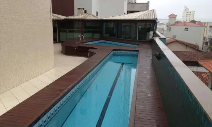 DIFERENCIADO - PISCINA PRIVATIVA - MOBILIADO - 3 SUÍTES - 3 VAGAS - CENTRO DE BALNEÁRIO CAMBORIÚ SC