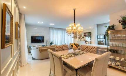 4 DORMITÓRIOS - MOBILIADO - ALTO PADRÃO - ÁREA DE LAZER COMPLETA - LOCALIZAÇÃO PRIVILEGIADA