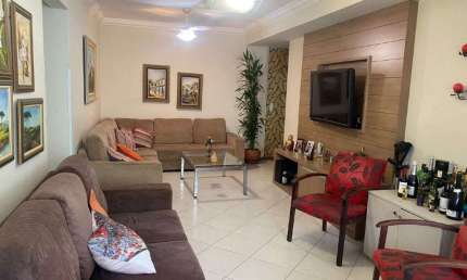 APARTAMENTO MOBILIADO - ÓTIMA LOCALIZAÇÃO - À 400M DA PRAIA - 2 DORMITÓRIOS - 1 VAGA