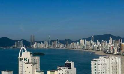 APARTAMENTO MOBILIADO E DECORADO - ANDAR ALTO COM LINDA VISTA - 3 SUÍTES - 3 VAGAS - ÁREA DE LAZER COMPLETA