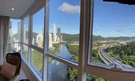 LOCAÇÃO ANUAL - APARTAMENTO MOBILIADO E DECORADO - VISTA MAR - ANDAR ALTO - 3 SUÍTES - 3 VAGAS - ÁREA DE LAZER COMPLETA