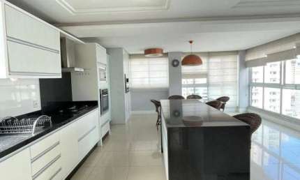 LOCAÇÃO - Apartamento 03 suítes mobiliado, no centro de Balneário Camboriú
