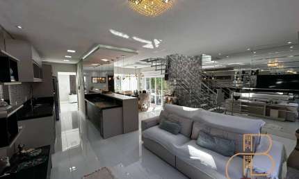 Excelente casa mobiliada em condomínio fechado - Barra/Balneário Camboriú