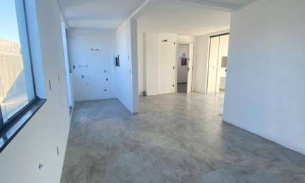 LOCAÇÃO - Amplo apartamento diferenciado novo com 03 suítes + 02 vagas