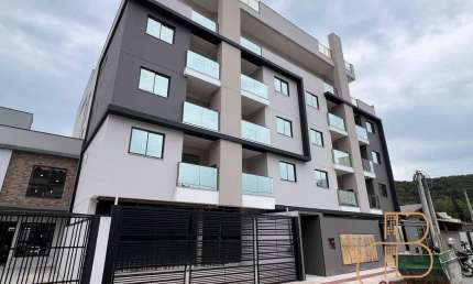 Excelente apartamento 02 dormitórios, prédio com lazer, próximo de BC