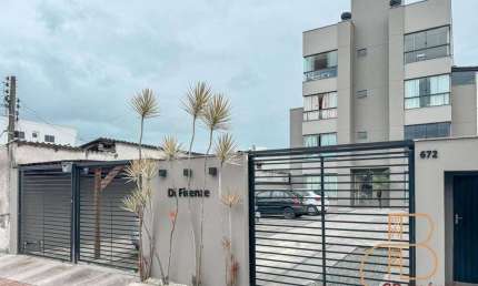 Amplo apartamento pronto para morar, com ótima localização em Camboriú