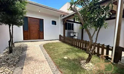 OPORTUNIDADE - Linda casa térrea com espaço gourmet e vaga coberta.