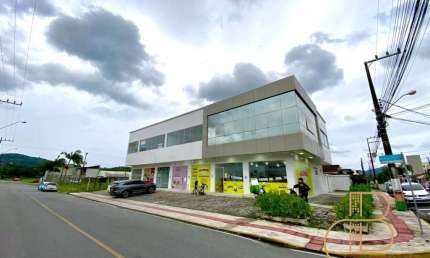 LOCAÇÃO - Ampla sobreloja com 206m² no bairro Santa Regina