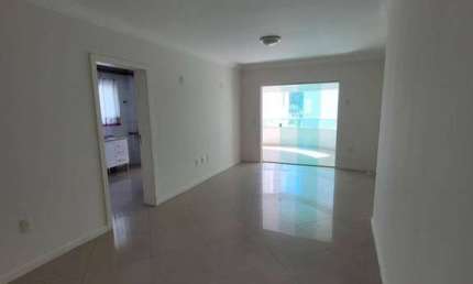 LOCAÇÃO - Amplo apartamento 01 suíte + 02 demi-suítes no centro de BC.