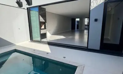 Ampla casa geminada 03 suítes, de alto padrão bairro São Francisco de Assis