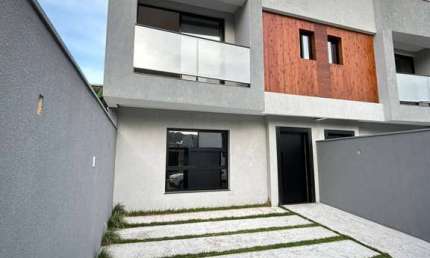 Sobrado pronto para morar, 03 suítes, piscina e amplo quintal, Terras Altas