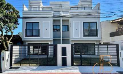 Sobrado triplex alto padrão pronto para morar, centro de Balneário Camboriú