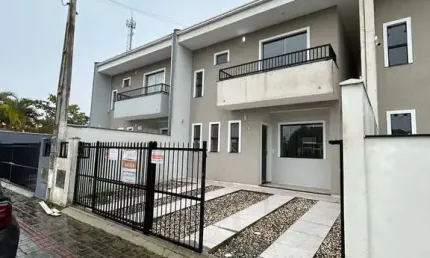 LOCAÇÃO - Amplo sobrado 02 suítes + 02 vagas no bairro Itajubá Barra Velha