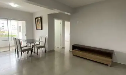 Amplo apartamento 02 dormitórios + 02 vagas cobertas no bairro Santa Regina