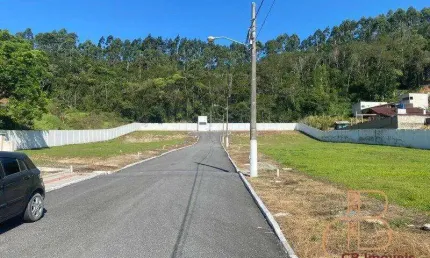 Excelente terreno com 324m² em condomínio fechado em Camboriú