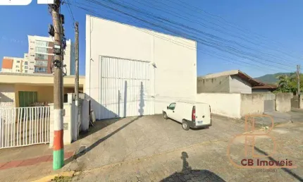 Excelente galpão com 240m² no areias em camboriú, oportunidade de investir