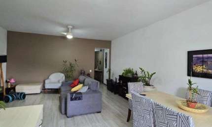 Apartamento para Venda com Salão, Varandão, 3 Quartos, Sendo 1 Suíte e 2 Vagas de Garagem.