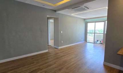 Pechinha. Apartamento com Salão, 2 Suítes, Cozinha Americana e 1 Vaga.